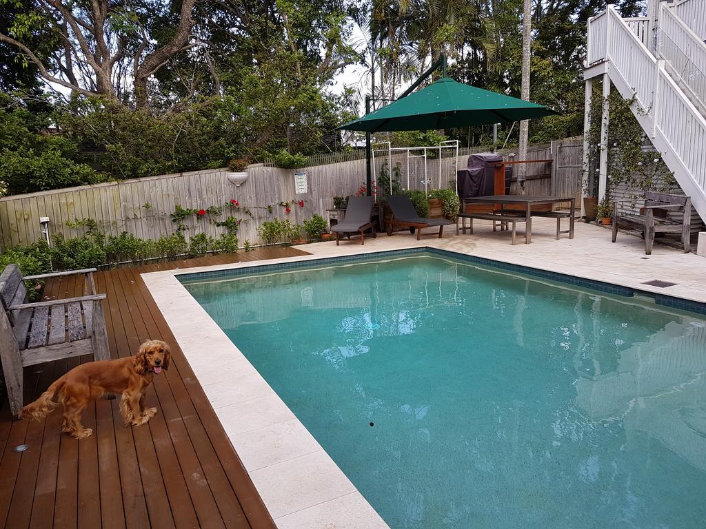 Modern 3 Bedroom Apartment In Traditional Queenslander , Patio, Leafy Yard, Pool Brisbane Extérieur photo
